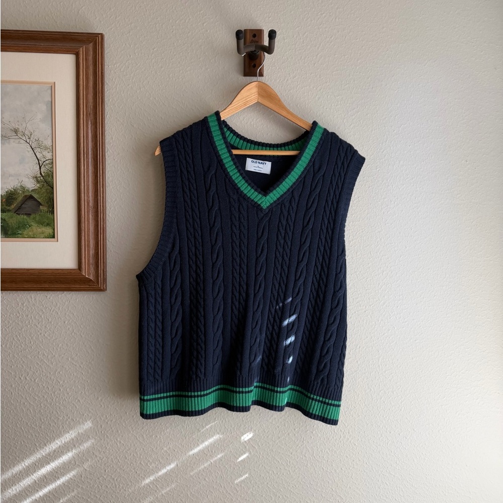 Old Navy V-Neck Cableknit Sweater Vest in Navy and Green